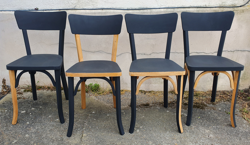 Lot de 4 chaises dépareillées vintage en bois et métal